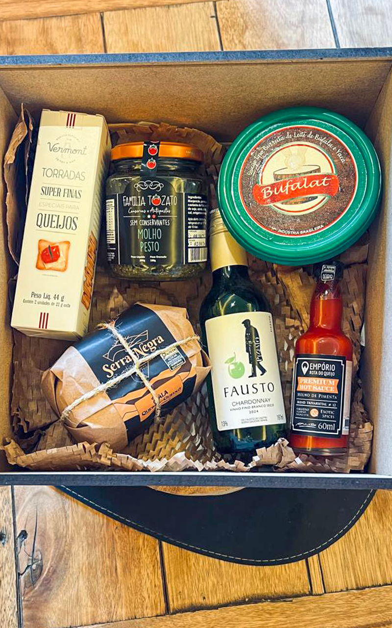 cesta-personalizada-5-emporio-rota-do-queijo.png