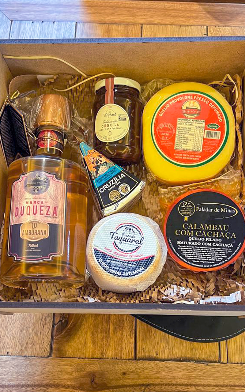 cesta-personalizada-6-emporio-rota-do-queijo.png