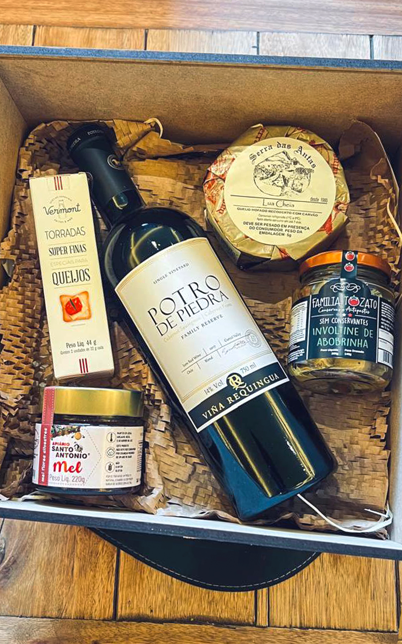 cesta-personalizada-3-emporio-rota-do-queijo.png