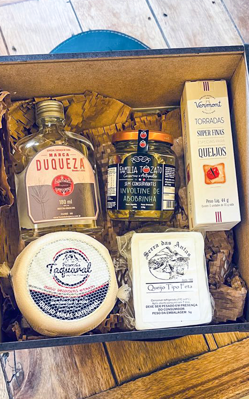 cesta-personalizada-10-emporio-rota-do-queijo.png