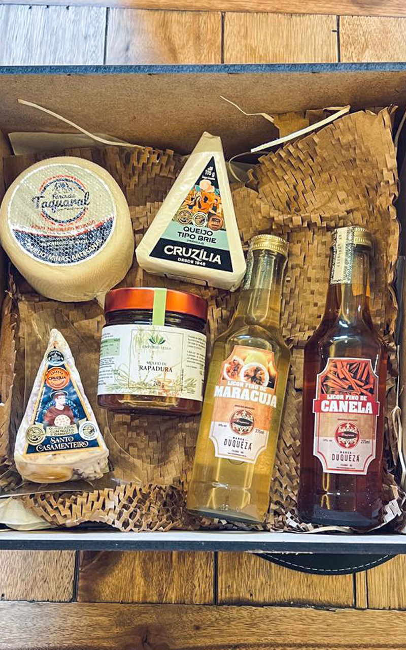 cesta-personalizada-7-emporio-rota-do-queijo.png